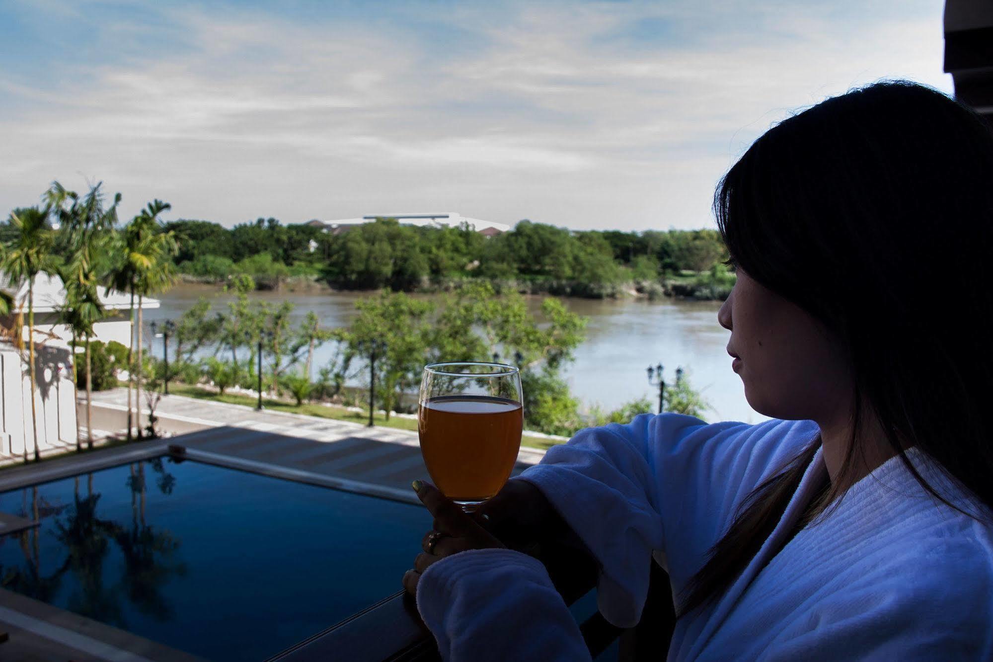 Hotel Sincere Smile Yangon Exterior photo