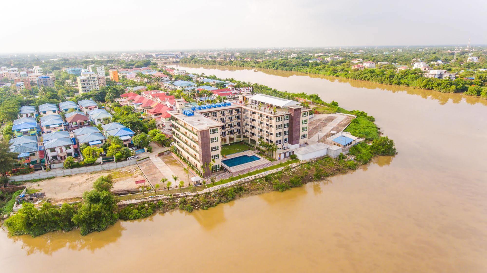 Hotel Sincere Smile Yangon Exterior photo
