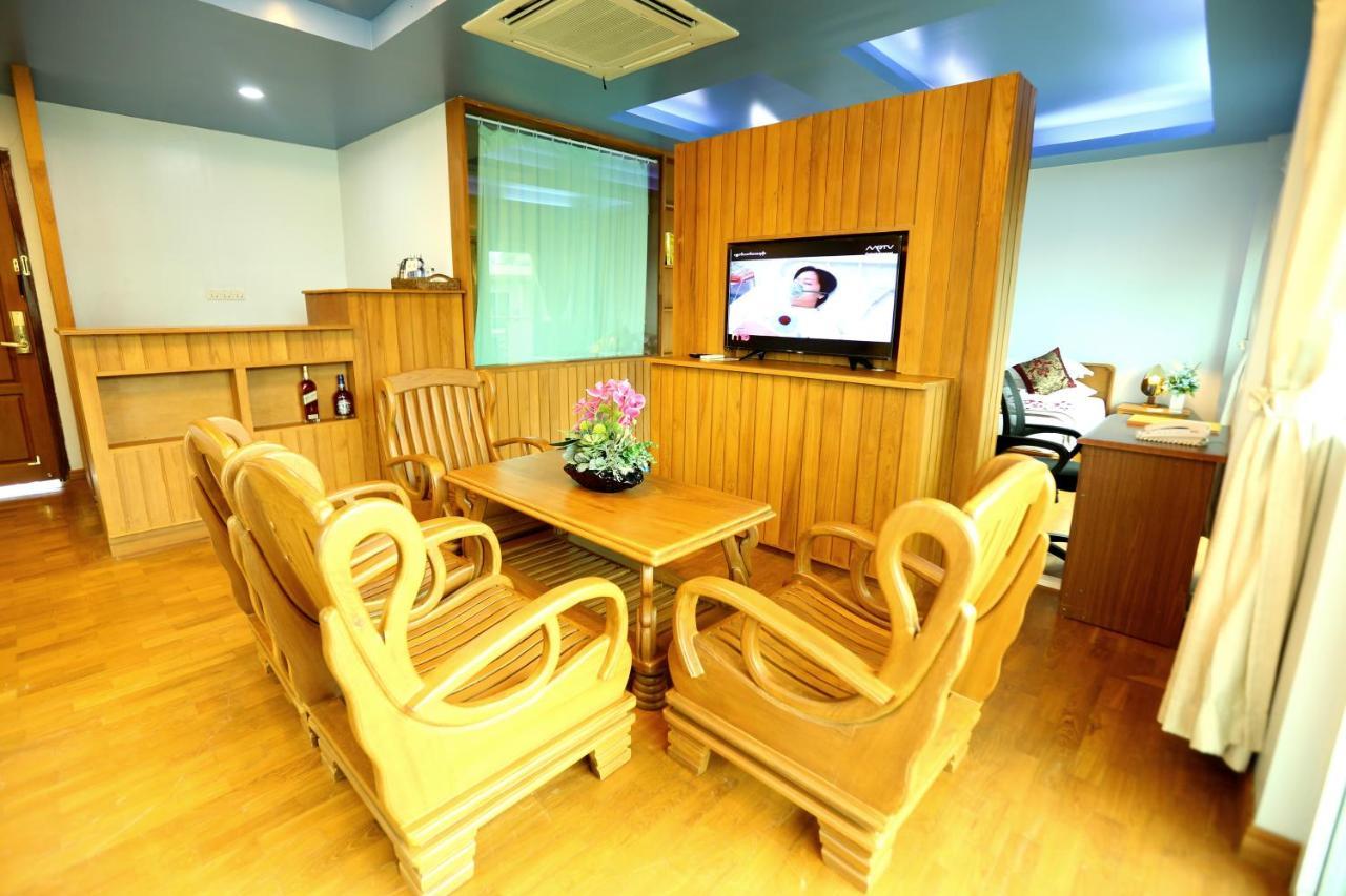 Hotel Sincere Smile Yangon Exterior photo