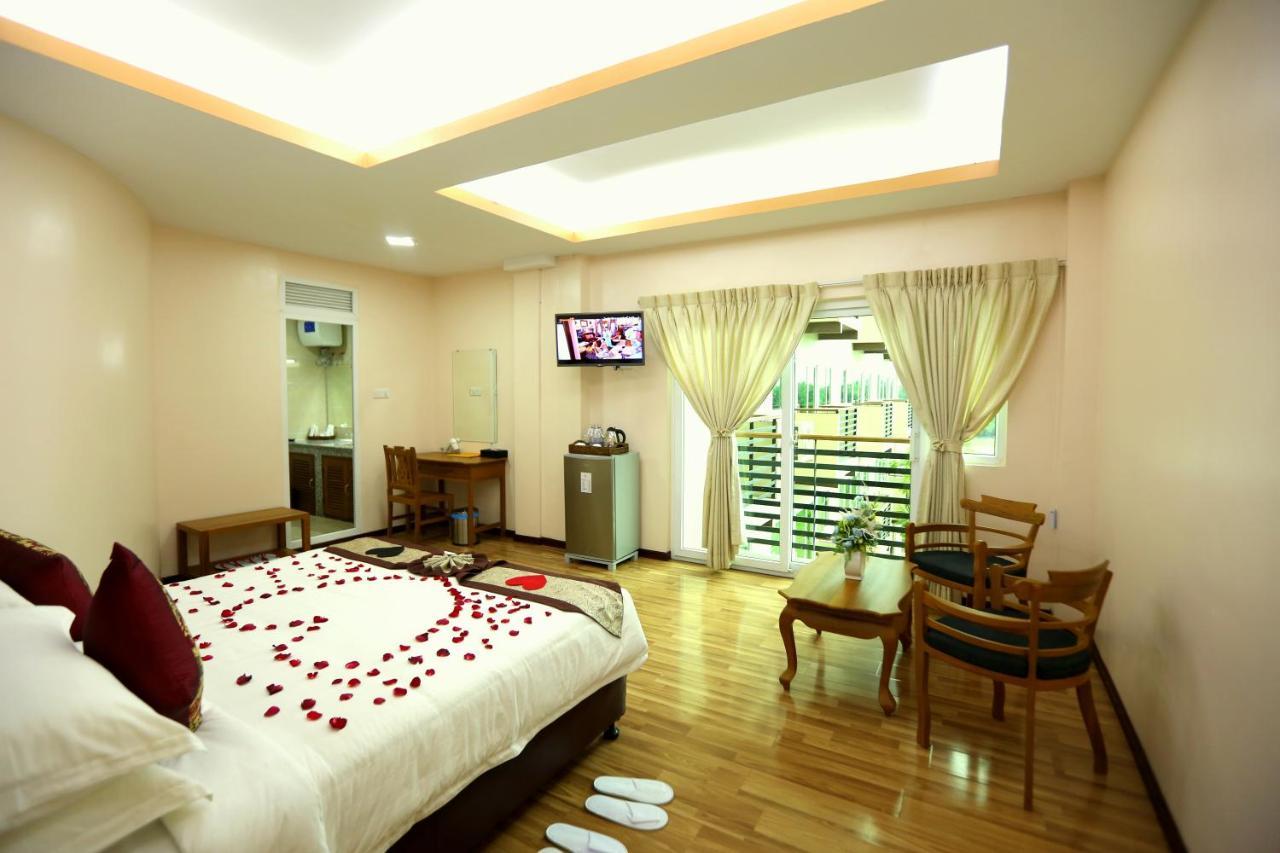 Hotel Sincere Smile Yangon Exterior photo