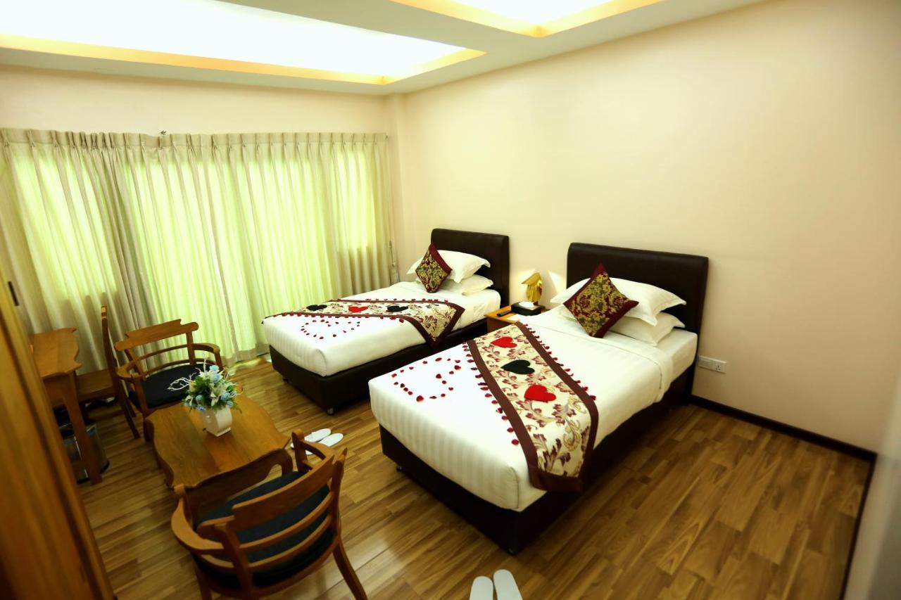 Hotel Sincere Smile Yangon Exterior photo