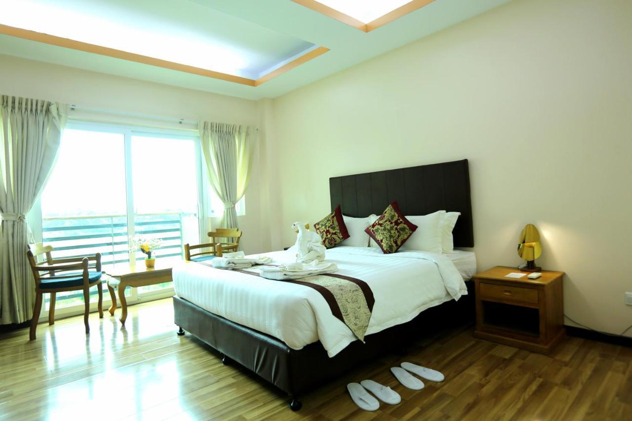 Hotel Sincere Smile Yangon Exterior photo