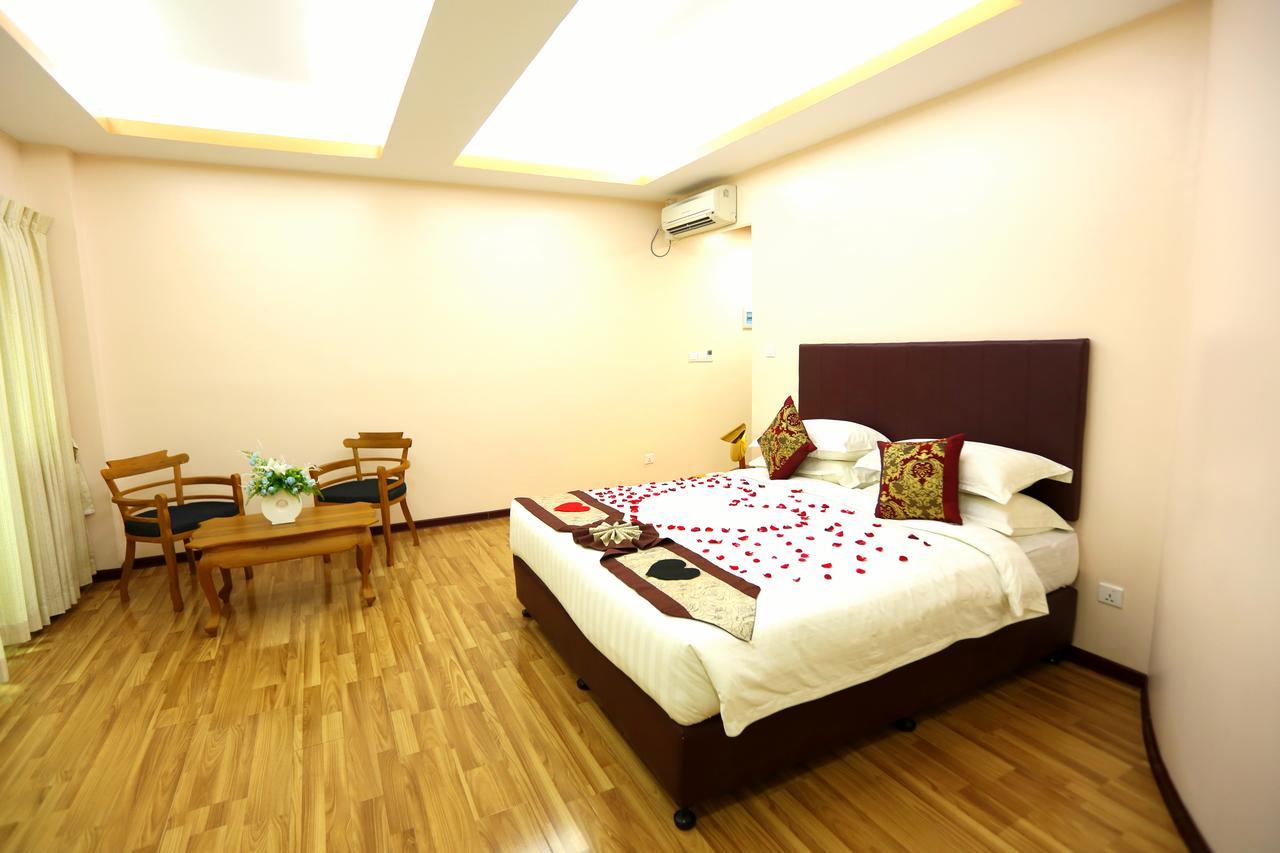 Hotel Sincere Smile Yangon Exterior photo