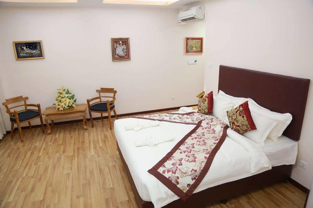 Hotel Sincere Smile Yangon Exterior photo