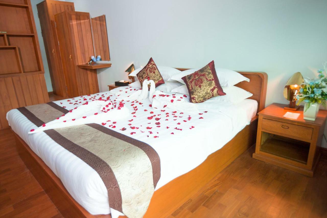 Hotel Sincere Smile Yangon Exterior photo